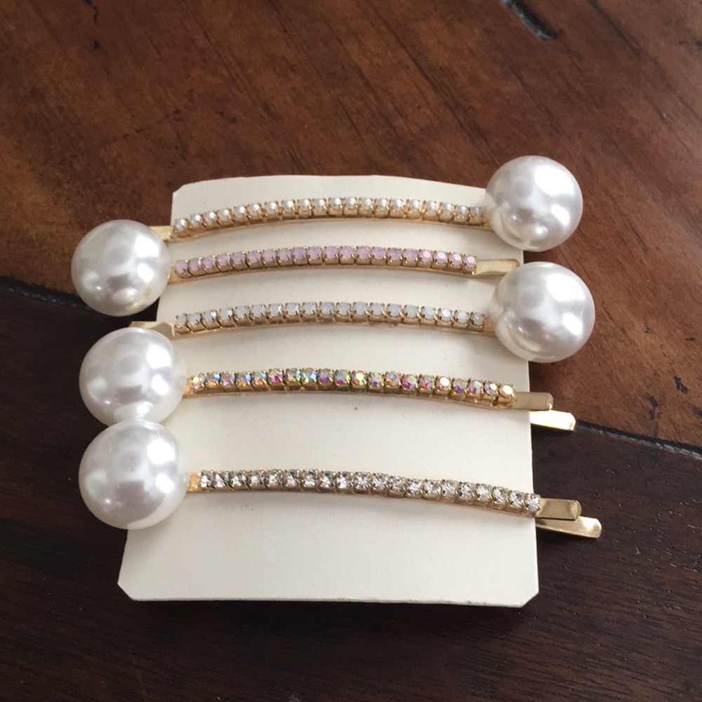 Anthropologie‎ pearl and rhinestone barrette set